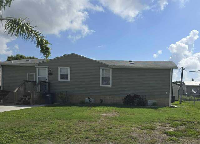 Property at 1081 6th St, Okeechobee, FL 34974, 3 beds, 2 baths