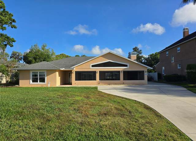 Property at 2037 Lakeshore Dr, Mount Dora, FL 32757, 2 beds, 3 baths
