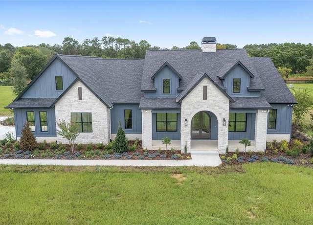 Property at 11324 NW 50 Ln, Ocala, FL 34482, 4 beds, 3.5 baths