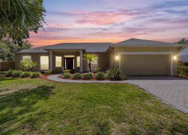 Property at 1569 Victoria Way, Winter Garden, FL 34787, 4 beds, 2 baths