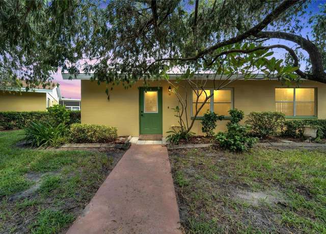 Property at 401 Dorchester Pl #58, Sun City Center, FL 33573, 2 beds, 2 baths
