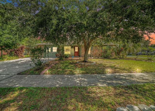 Property at 1813 Nova Dr, Valrico, FL 33596, 3 beds, 2 baths