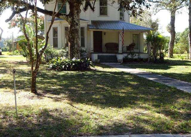 Property at 207 E 2nd Ave, Pierson, FL 32180, 4 beds, 2 baths