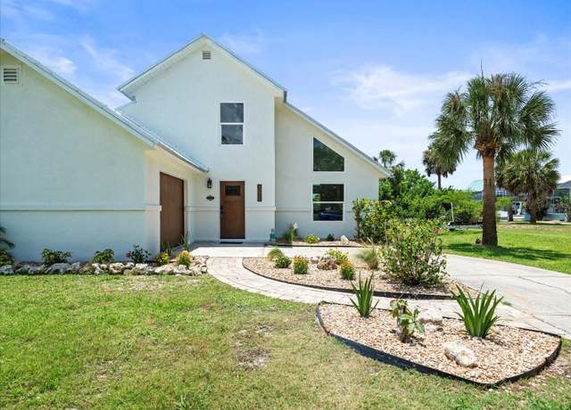 Property at 4104 Pine Dale Ct, Hernando Beach, FL 34607, 3 beds, 2 baths