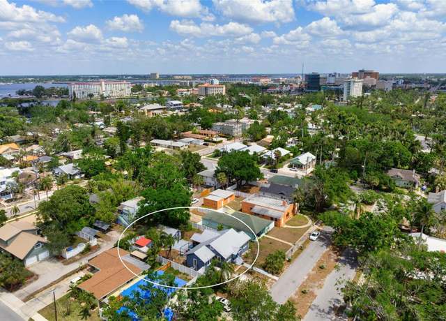 Property at 2120 8th Ave W, Bradenton, FL 34205, 3 beds, 2 baths