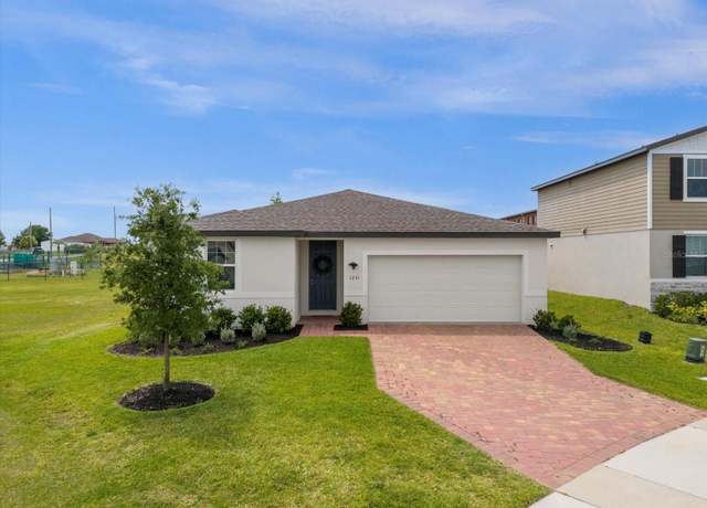 Property at 1231 Citrus Landings Blvd, Davenport, FL 33837, 4 beds, 3 baths