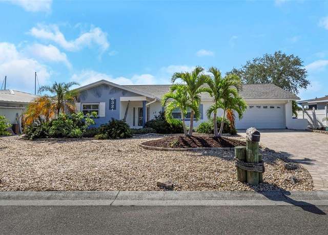 Property at 6321 Balboa Ln, Apollo Beach, FL 33572, 4 beds, 2 baths