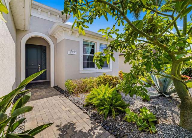 Property at 650 Rosemary Cir, Bradenton, FL 34212, 4 beds, 2.5 baths