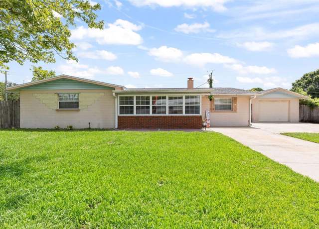 Property at 321 Scotland Dr, Daytona Beach, FL 32117, 4 beds, 3 baths