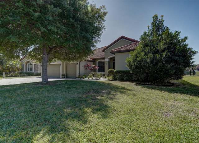 Property at 3916 Coastal Breeze Dr, Kissimmee, FL 34744, 4 beds, 3 baths