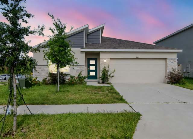 Property at 9795 Crescent Ray Dr, Wesley Chapel, FL 33545, 4 beds, 2 baths