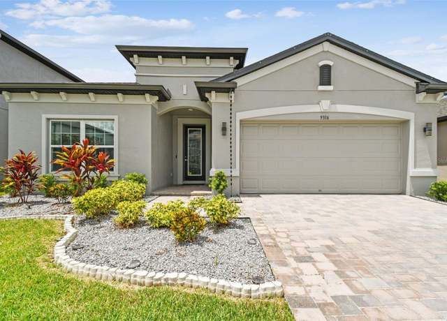 Property at 9316 Crescent Ray Dr, Wesley Chapel, FL 33545, 4 beds, 3 baths