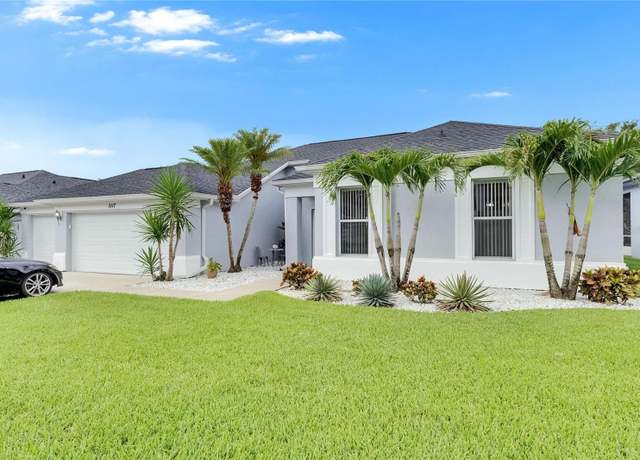 Property at 5117 Whispering Leaf Trl, Valrico, FL 33596, 4 beds, 3 baths