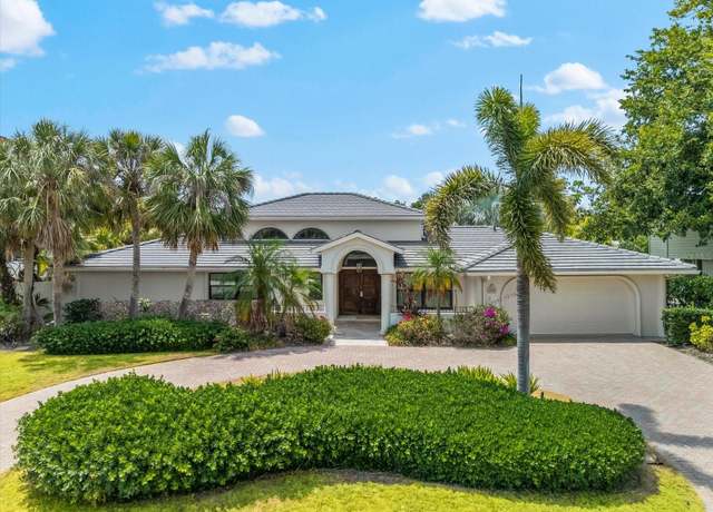 Property at 868 Siesta Key Cir, Sarasota, FL 34242, 3 beds, 3 baths