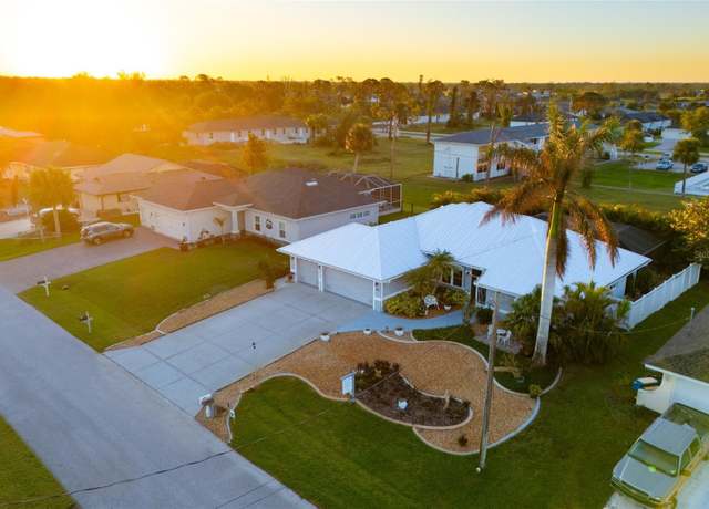 Property at 91 Mark Twain Ln, Rotonda West, FL 33947, 4 beds, 3 baths