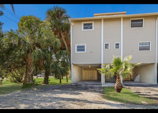 Property at 4001 Gulf Dr #111, Holmes Beach, FL 34217, 2 beds, 2.5 baths