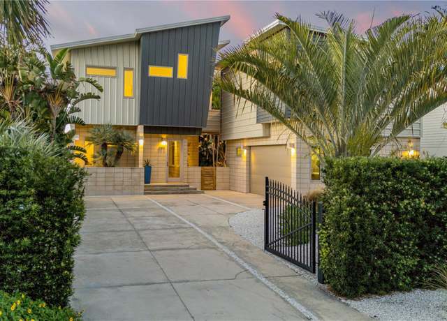 Property at 208 Dune Cir, New Smyrna Beach, FL 32169, 3 beds, 3 baths