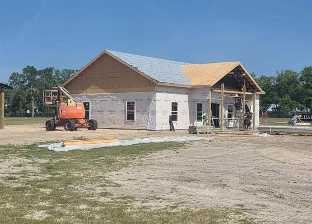 Property at 3955 NW 31st Ave, Bell, FL 32619, 4 beds, 2.5 baths