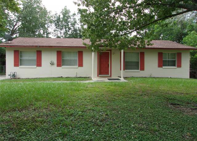 Property at 5700 NE 6th Pl, Ocala, FL 34470, 3 beds, 2 baths