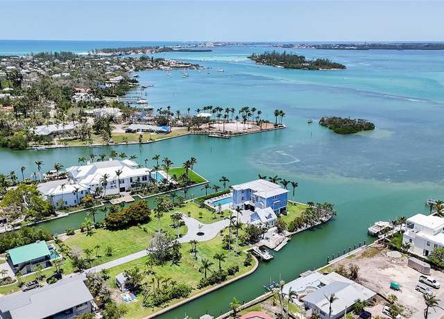 Property at 630 DE Narvaez Dr, Longboat Key, FL 34228, 5 beds, 5.5 baths