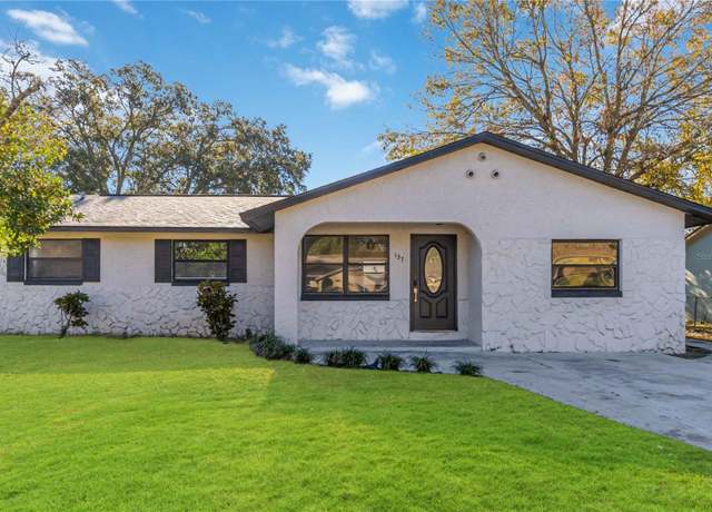 Property at 137 Scott Dr, Sanford, FL 32771, 5 beds, 1.5 baths