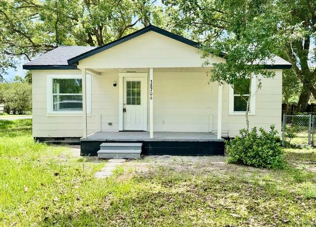 Property at 38706 8th Ave, Zephyrhills, FL 33542, 2 beds, 1 bath