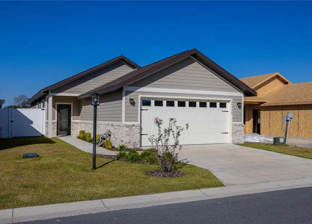 Property at 24328 SW 17th Ln, Newberry, FL 32669, 2 beds, 2 baths