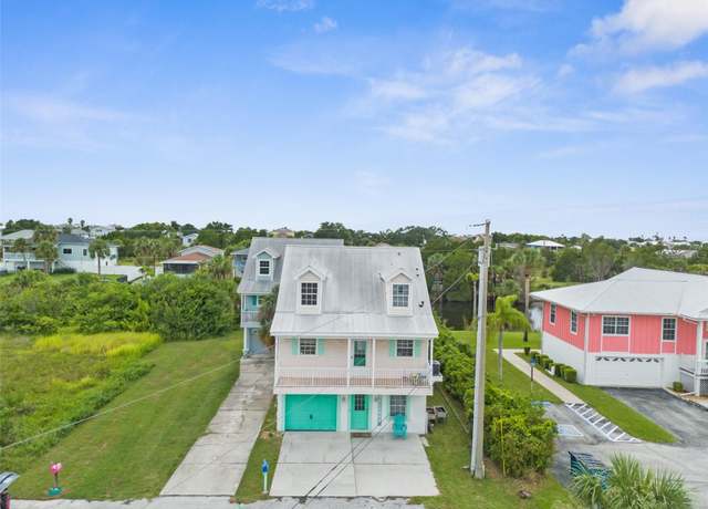 Property at 3251 Shoal Line Blvd, Hernando Beach, FL 34607, 3 beds, 2.5 baths
