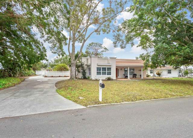 Property at 7705 Alhambra Dr, Bradenton, FL 34209, 4 beds, 2.5 baths