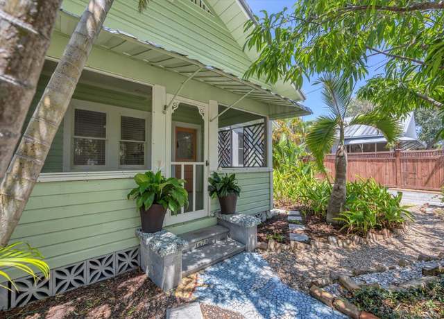 Property at 1679 Arlington St, Sarasota, FL 34239, 3 beds, 2 baths