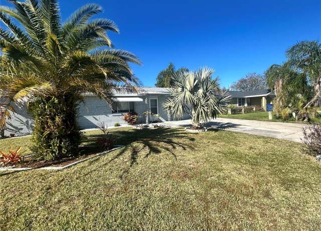 Property at 2215 Riomar Dr, Holiday, FL 34691, 3 beds, 2 baths