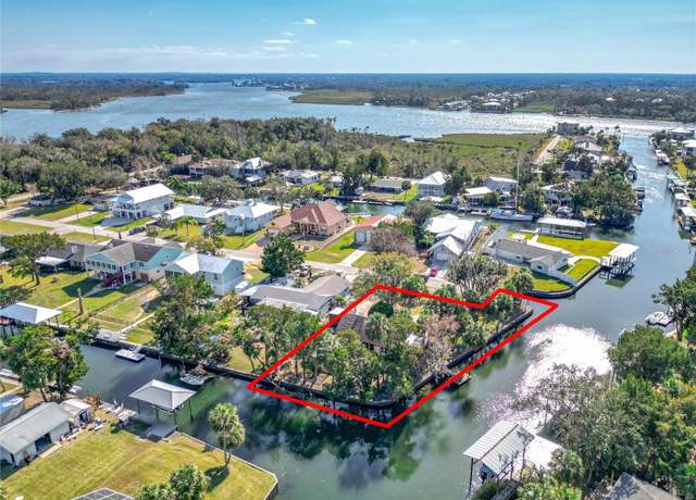 Property at 1941 NW 16th St, Crystal River, FL 34428, 2 beds, 1 bath