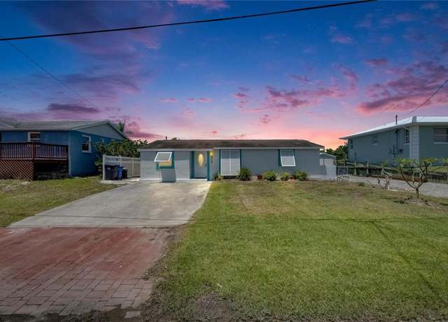 Property at 825 Seabreeze Dr, Ruskin, FL 33570, 3 beds, 1 bath