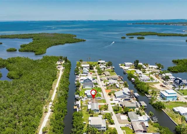 Property at 825 Seabreeze Dr, Ruskin, FL 33570, 3 beds, 1 bath