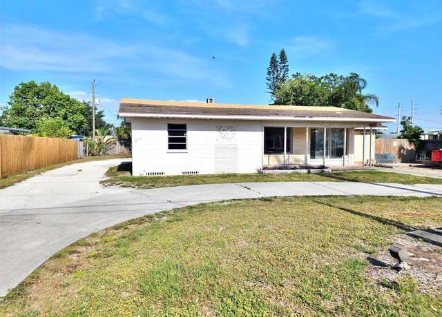 Property at 4221 26th St W, Bradenton, FL 34205, 3 beds, 1.5 baths