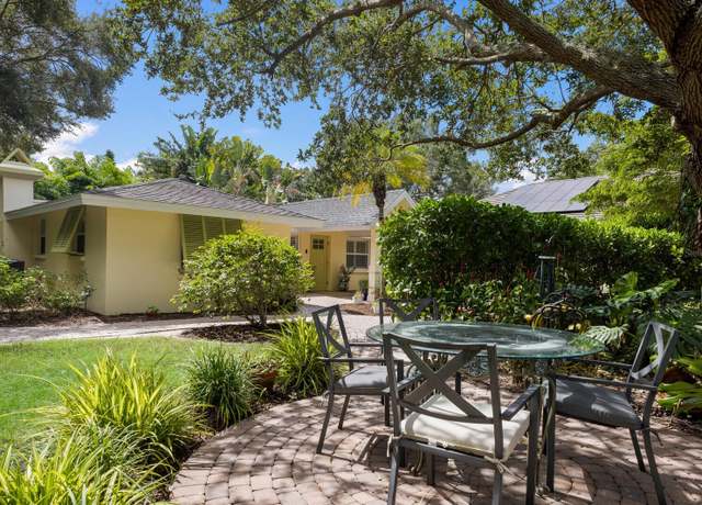 Property at 1922 Field Rd, Sarasota, FL 34231, 3 beds, 3 baths
