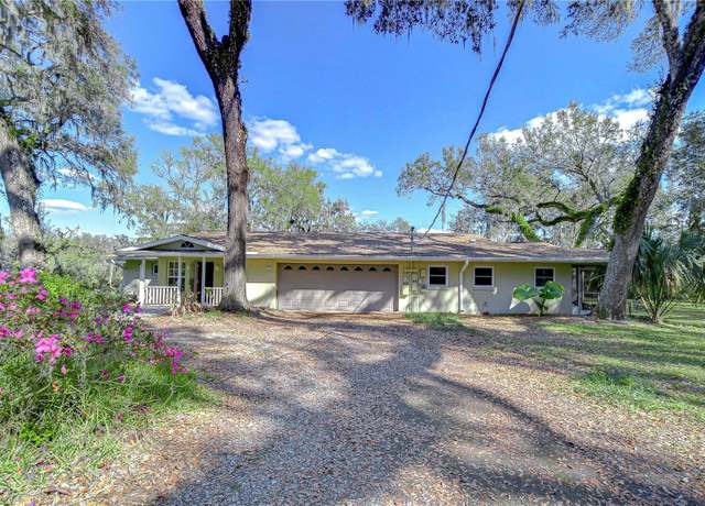 Property at 13908 Paradise Ln, Dade City, FL 33525, 3 beds, 2 baths