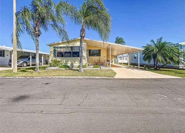 Property at 2122 Maui Dr, Holiday, FL 34691, 2 beds, 2 baths