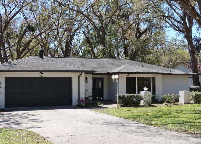 Property at 2105 Curry Rd, Lutz, FL 33549, 3 beds, 2 baths