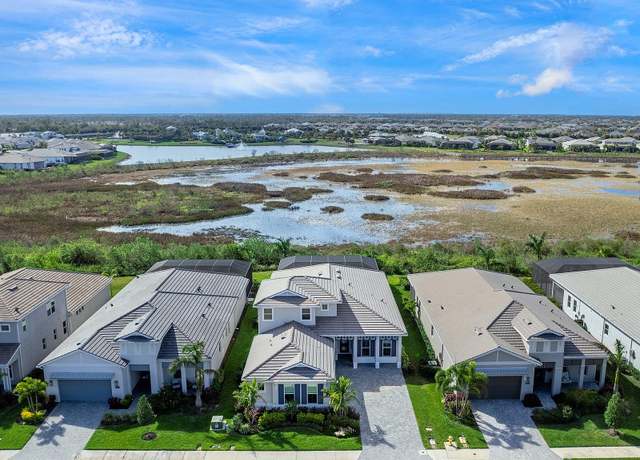 Property at 8050 Redonda Loop, Lakewood Ranch, FL 34202, 4 beds, 4.5 baths