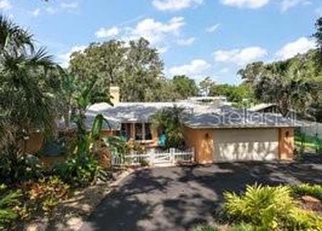 Property at 2121 Suzanne Dr, Mount Dora, FL 32757, 3 beds, 2 baths