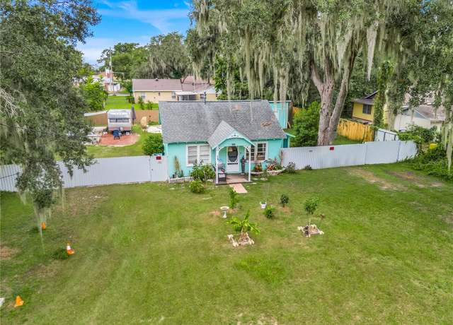 Property at 521 Michigan St, Mount Dora, FL 32757, 2 beds, 1 bath