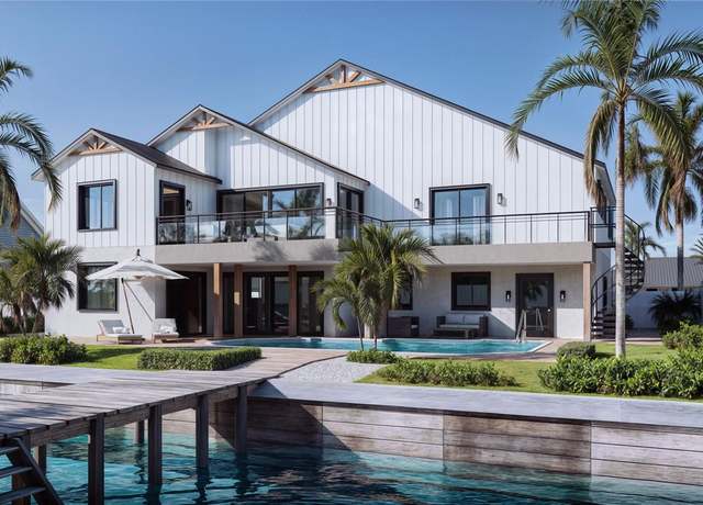 Property at 7870 Causeway Blvd S, St Petersburg, FL 33707, 4 beds, 4.5 baths