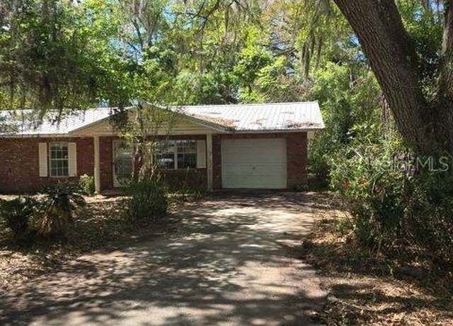 Property at 306 NE 5 St, Chiefland, FL 32626, 3 beds, 2 baths