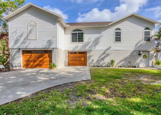 Property at 1500 Lemon Bay Dr, Venice, FL 34293, 3 beds, 2 baths
