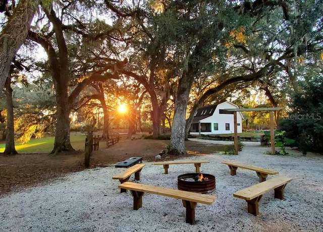 Property at 889 SW 165th St, Ocala, FL 34473, 6 beds, 5.5 baths