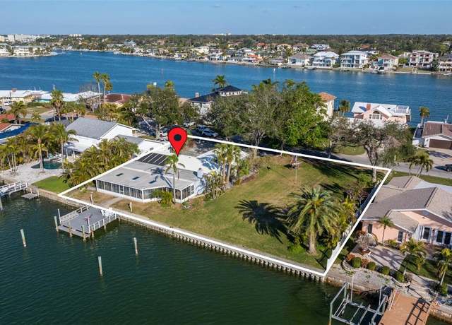 Property at 521 Harbor Dr N, Indian Rocks Beach, FL 33785, 2 beds, 2 baths