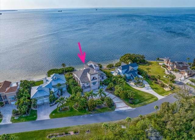 Property at 812 Point Seaside Dr, Crystal Beach, FL 34681, 8 beds, 7 baths