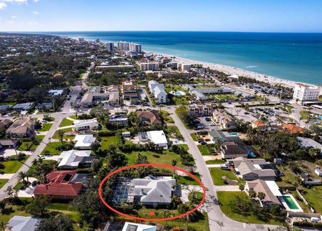 Property at 721 Cadiz Rd, Venice, FL 34285, 4 beds, 3.5 baths
