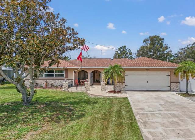 Property at 9576 Oakhurst Rd, Seminole, FL 33776, 3 beds, 2 baths